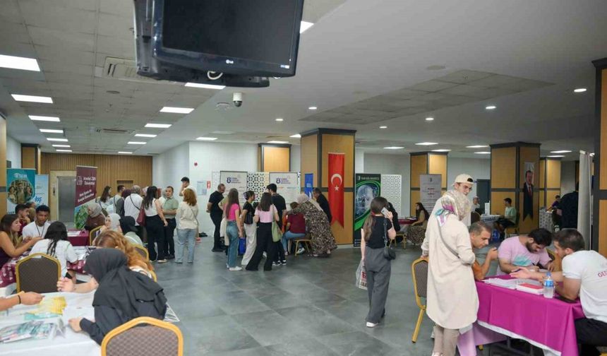 "Tercih ve Tanıtım Fuarı" Esenyurtlu gençleri üniversitelerle buluşturdu