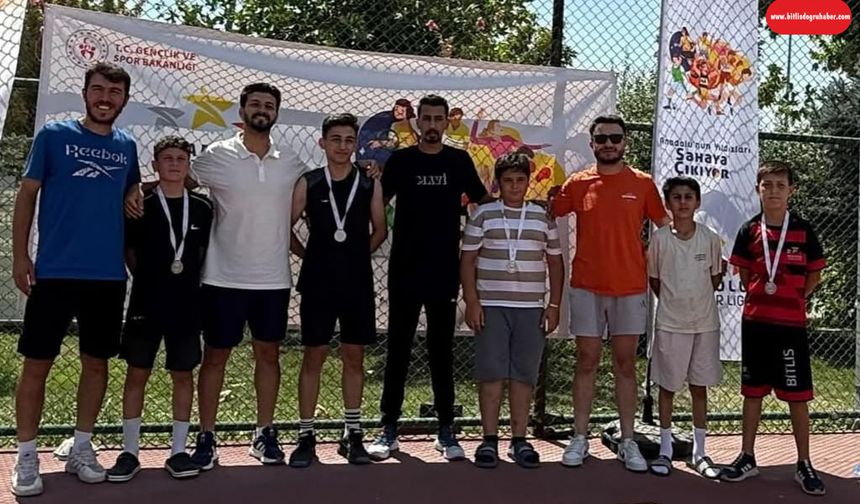 Tenis Takımından Büyük Başarı