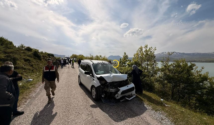 Tatvan’da İki Otomobil Çarpıştı: 6 Yaralı