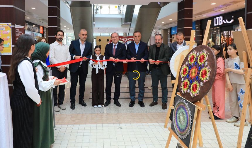 Tatvan’da Geometri ve Sanatın Buluştuğu Sergi Büyük İlgi Gördü
