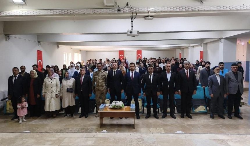 Çaldıran'da miniklerin mezuniyet sevinci