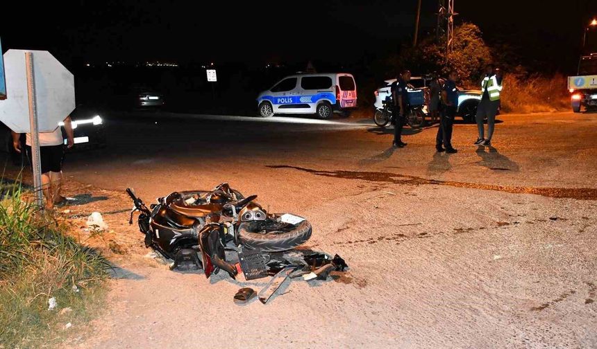 Hatay'da Otomobil Ile Motosiklet Çarpıştı: 4 Yaralı