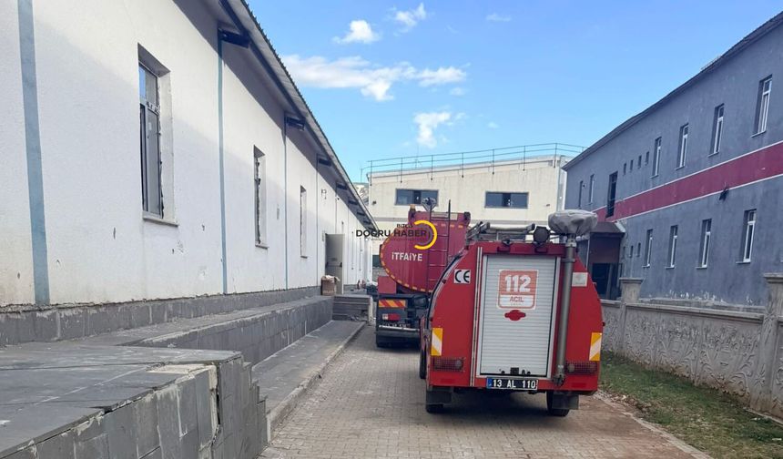 Bitlis OSB'de Tekstil Fabrikasında Yangın: 15 İşçi Dumandan Etkilendi