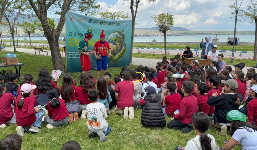 Tatvan Sahili’nde Çevre Bilinci Etkinliği