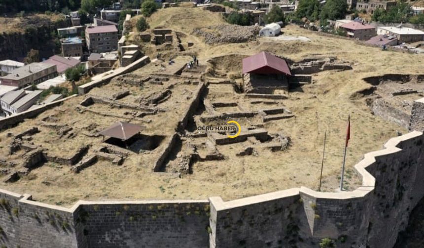Bitlis Kalesi Ne Zaman Açılacak? Yıllardır Süren Kazılar İçin Vatandaşlar Yanıt Bekliyor