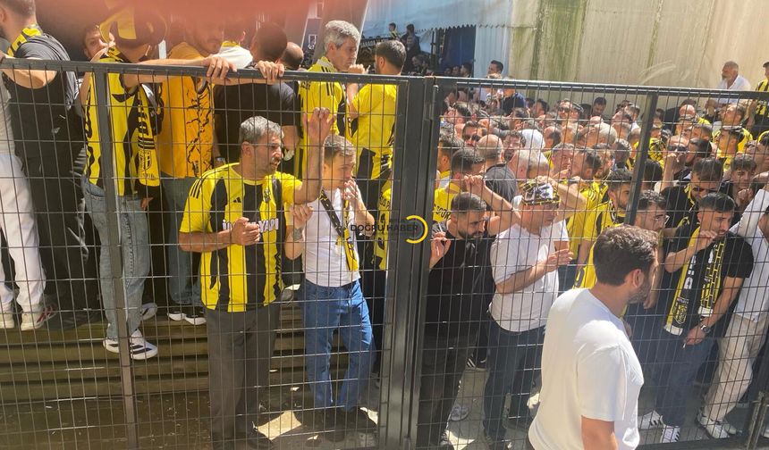 İstanbul'da Final Heyecanı! Bitlis'li Taraftarlar Tek Yürek Oldu