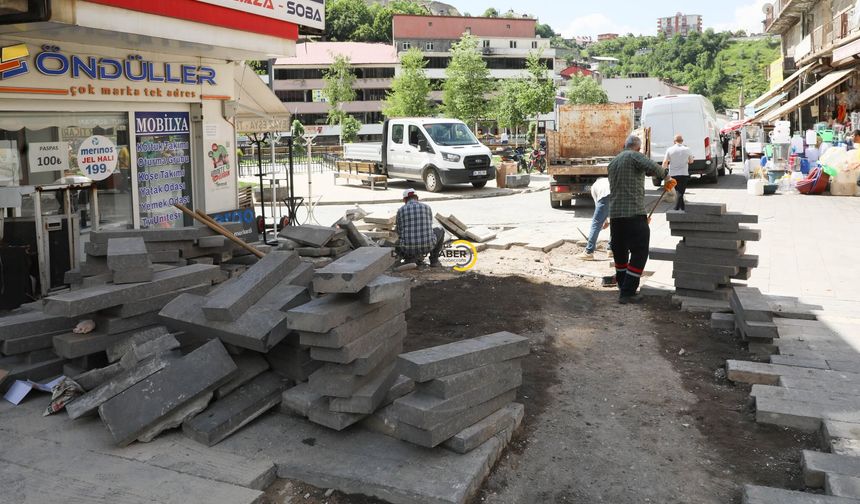Bitlis Belediyesi Tahrip Olan Yollarda Bakım ve Onarım Çalışmalarını Sürdürüyor