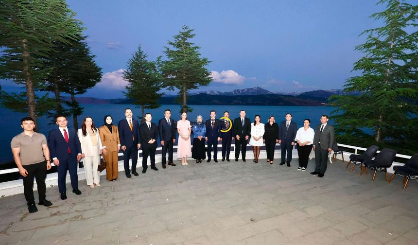 Atanan kaymakamlara veda yemeği düzenlendi