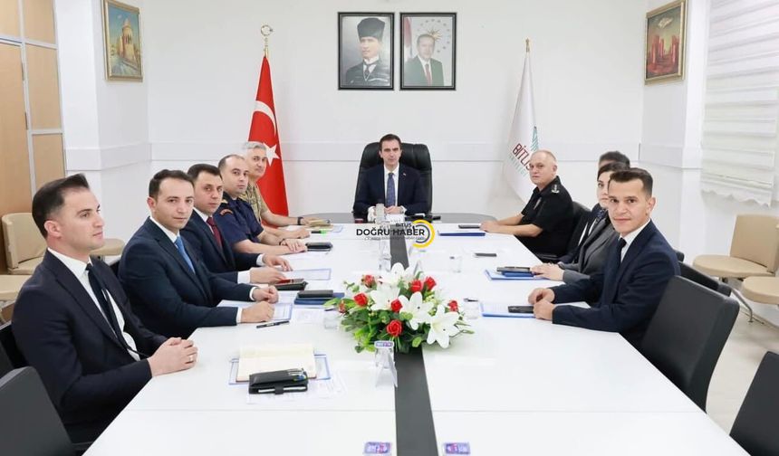 Bitlis'te İl Asayiş, Güvenlik ve İstihbarat Toplantısı Gerçekleştirildi