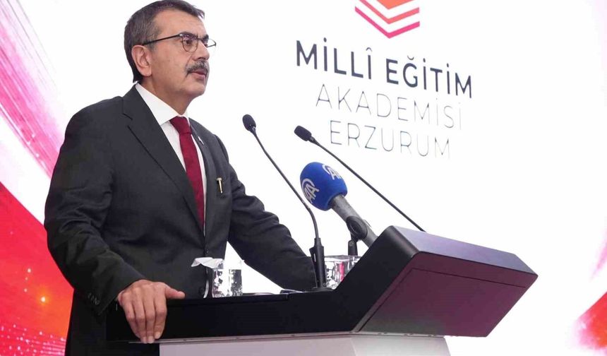 Bakan Tekin'den Öğretmen Adaylarına Çağa Uyum Vurgusu
