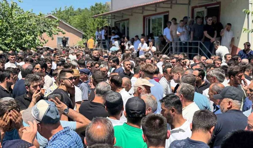 Göçükte hayatını kaybeden madenci son yolculuğuna uğurlandı