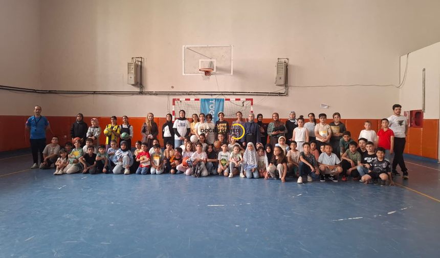 3 Bin Öğrencinin Başvuru Yaptığı TÜGVA Bitlis Yaz Okulu Başladı