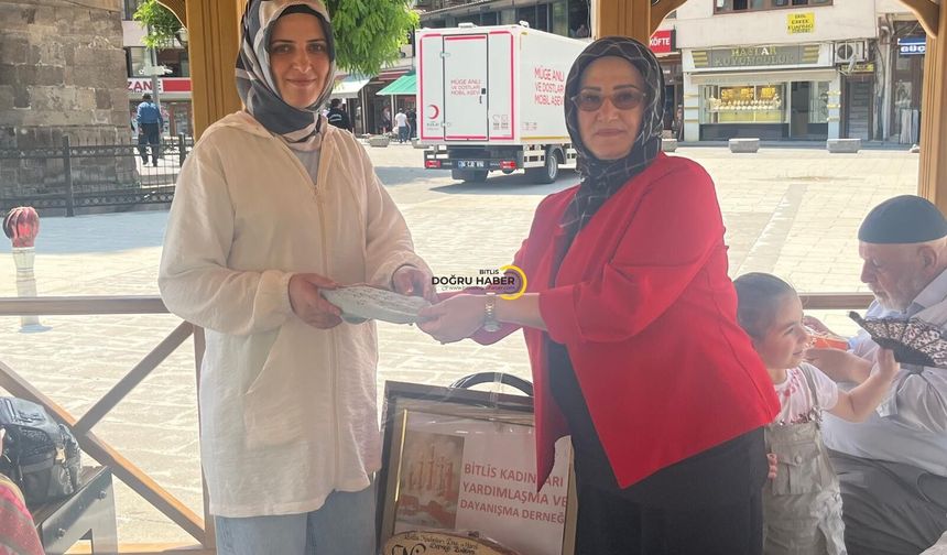 Bitlis’te Basın Desteğine El Emeği Hediyesi