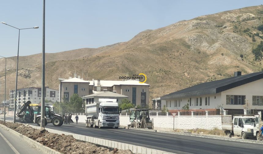Ahmet Eren Bulvarı'nda Tepkiler Büyüyor: Vatandaşlar Güvenli Yol Düzenlemesi İçin Yetkililere Çağrıda Bulundu