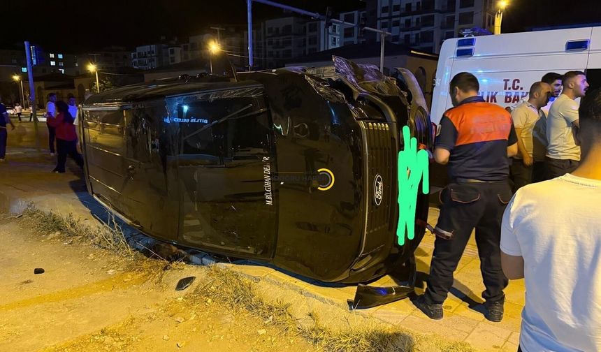 Belediye Önünde Feci Çarpışma