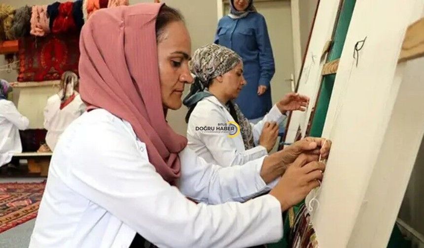 3 ilin halı ve kilimleri, 'İlmek İlmek Anadolu' projesi ile yaşatılıyor