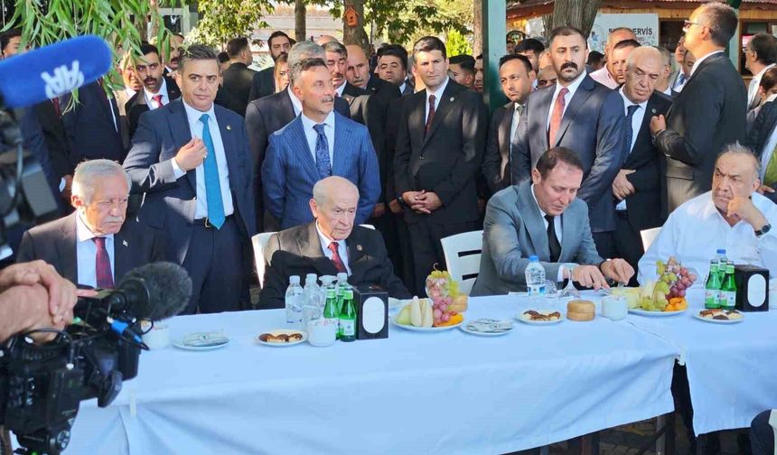 Bahçeli Ahlat’ta Vatandaşlarla Buluştu