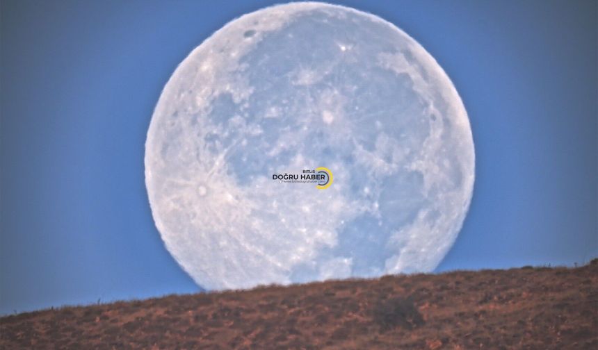 Bitlis’te büyüleyen manzara, Ay battı, Güneş doğdu