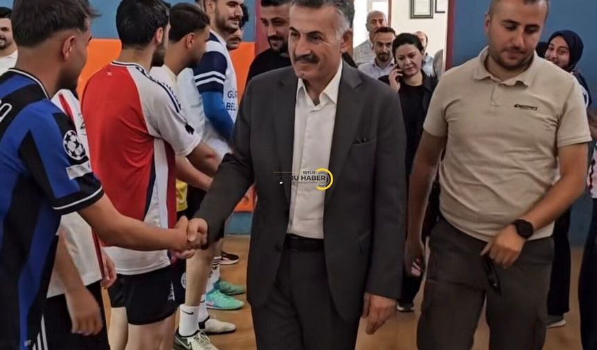Başkan Eşref Mutlu'dan Güroymak Akademi'ye Ziyaret: "Gençlerimizin Her Zaman Yanındayız"