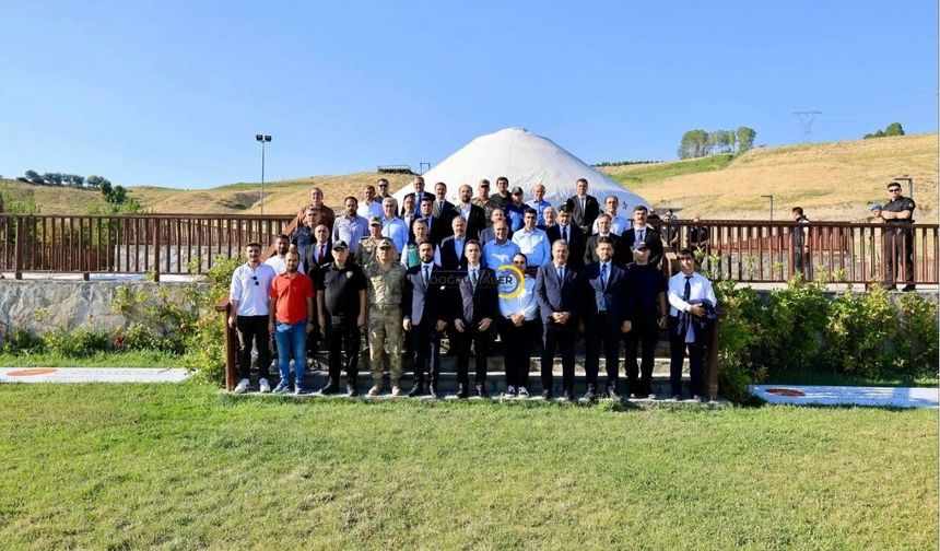 Vali Karakaya, Ahlat Şenlikleri Hazırlıklarını Yerinde İnceledi