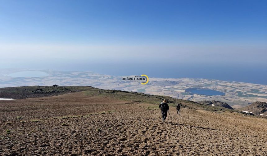 7 Kişilik Doğa Sever Ekip Süphan Dağı’na 11 Saatte Tırmandı