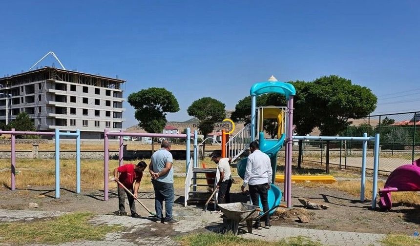Güroymak’ta Park ve Oyun Alanları Yenileniyor