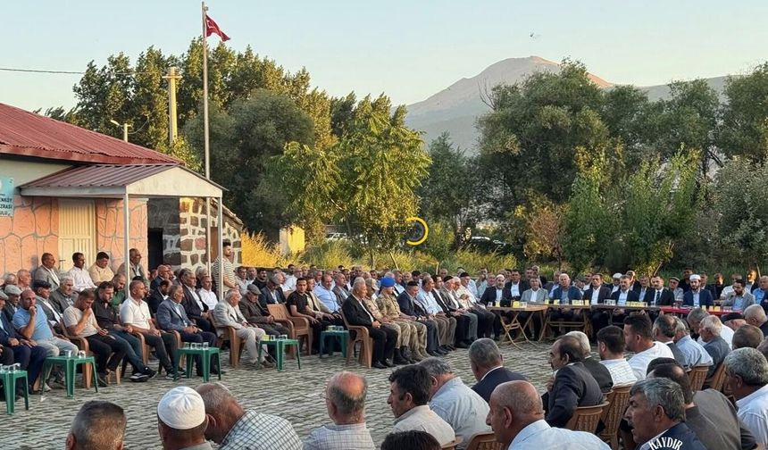 Güroymak’ta İki Aile Arasında Barış Sağlandı