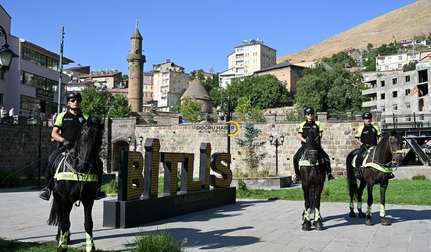 Atlı Polis Birlikleri Bitlis’te Halkla Buluştu