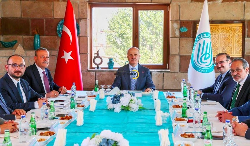 YÖK Başkanı Özvar, Ahlat’ta Bölge Üniversiteleri Rektörleriyle Buluştu