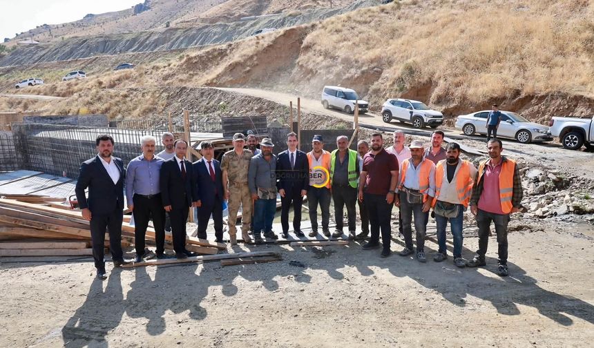 Bitlis Valisi Karakaya, Arıdağ Köyü’nde Yatırımları İnceledi