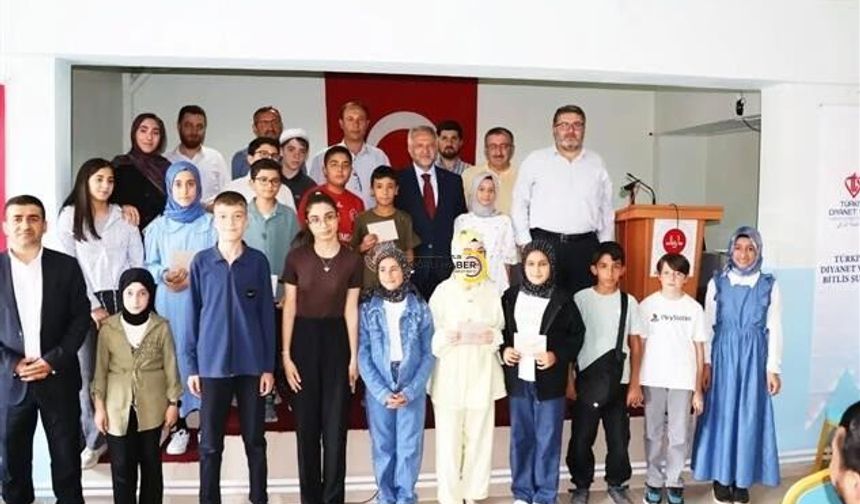 Bitlis’te Yaz Kur’an Kursları Bilgi Yarışmasında Dereceye Giren Öğrenciler Ödüllendirildi