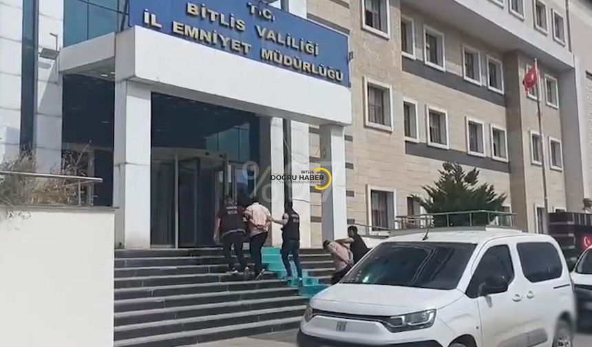 Bitlis’te Araçtan Çıkanlar Şoke Etti!