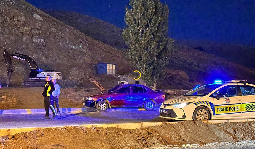 Bitlis’te Trafiğe Kapalı Yolda Kaza: Faciaya Ramak Kaldı