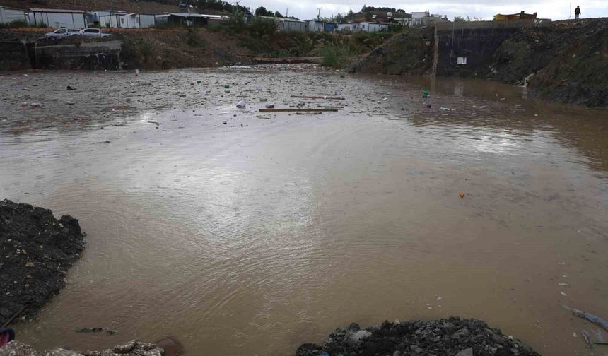Hatay’da Şiddetli Yağış Dereleri Taşırdı