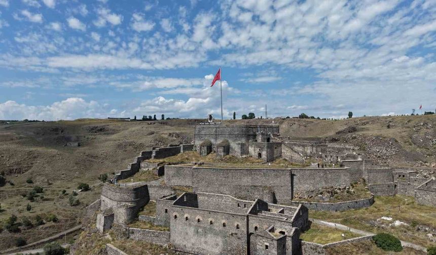 Kars Kalesi 9 Asırdır Şehre Tepeden Bakıyor