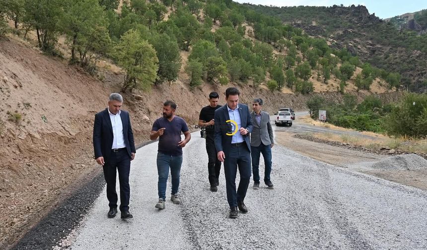 Hizan’da Güvenlik Yolu Asfaltlama Çalışmaları Sürüyor