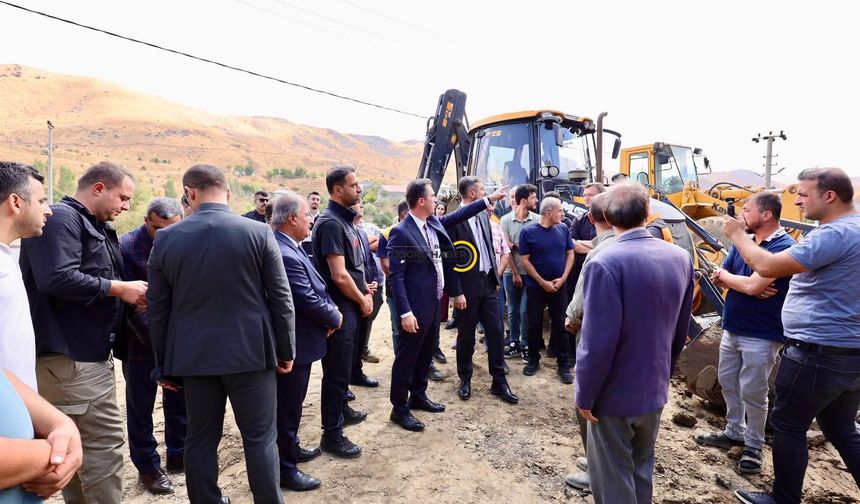 Bitlis’te Saray Mahallesi’ndeki toprak kaymasında çalışmalar sürüyor