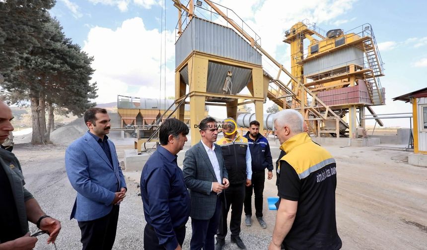 Bitlis’te Asfalt Üretim Tesisi Kırsal Yollar İçin Üretime Devam Ediyor