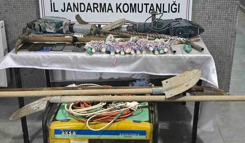 Darende’de Kaçak Kazı Yapan 6 Şüpheli Suçüstü Yakalandı