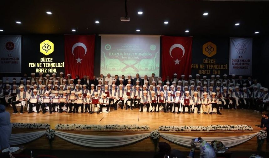 Düzce’de 108 Öğrenci Hafızlık İcazeti Aldı
