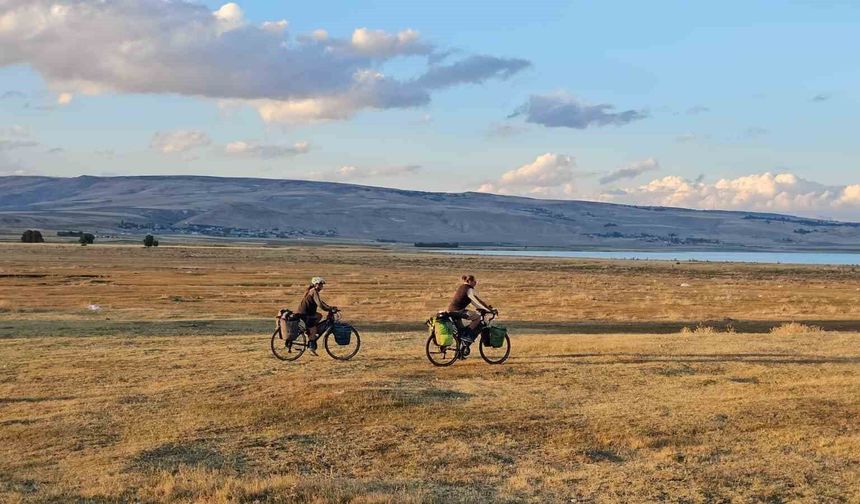 Fransız Çiftin 9 Bin 600 Kilometrelik Bisiklet Serüveni Adilcevaz’da Bitti