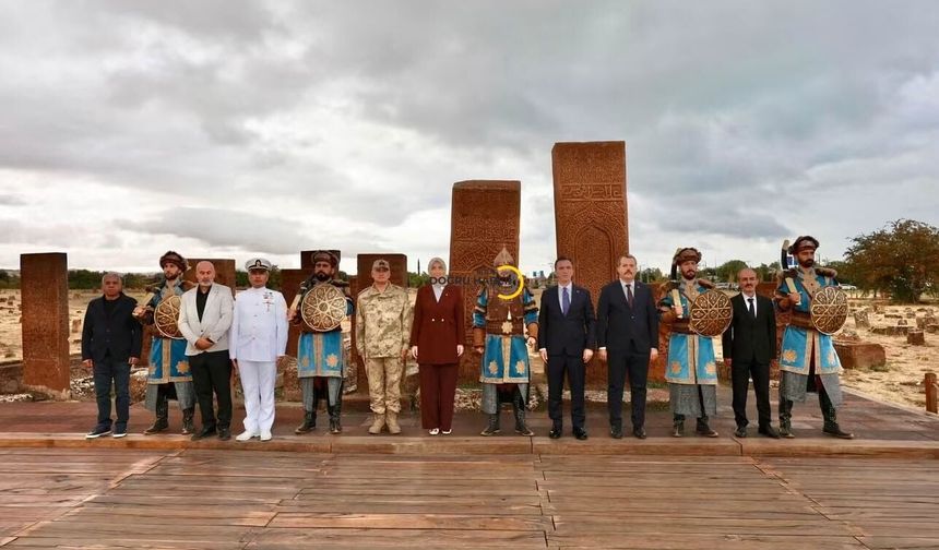 Bakan Yardımcısı Kübra Güran Yiğitbaşı Ahlat’ın Tarihî Mirasını Ziyaret Etti