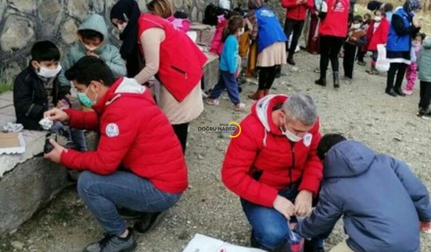 Bitlis’te “Çocuklar Üşümesin” Projesinin 11. Durağı Yenice Mezrası Oldu
