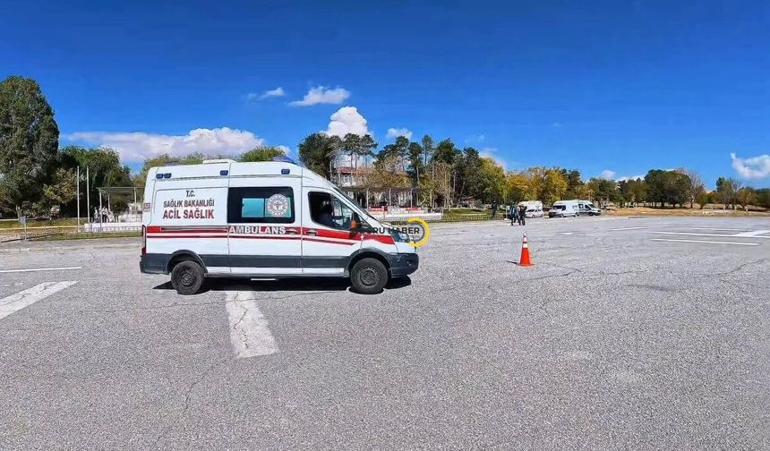 Bitlis’te Ambulans Sürücülerine Güvenli Sürüş Eğitimi