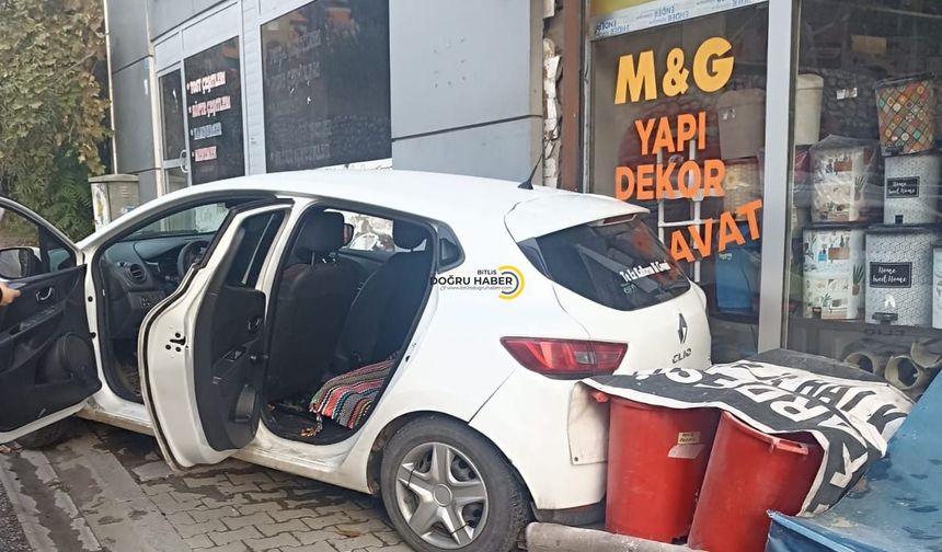 Bitlis’te Araç Doğalgaz Borusuna Çarptı!