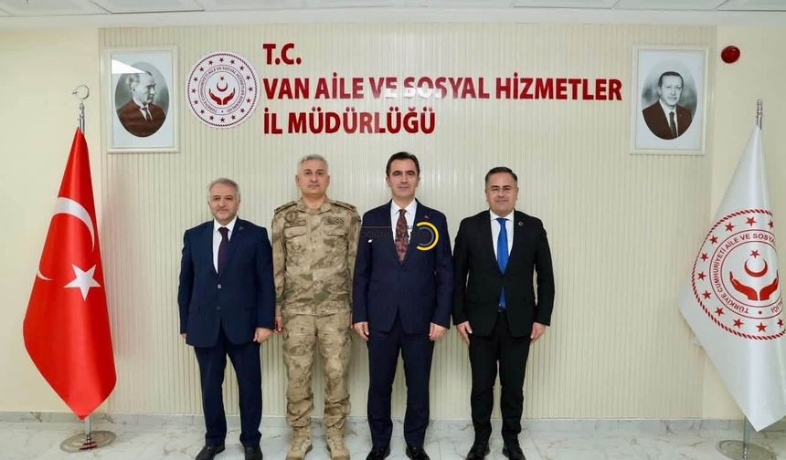Vali Ahmet Karakaya’dan Van’da Yeni Görevlilere Ziyaret