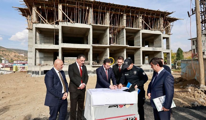 Vali Karakaya Hizan’da Kamu Yatırımlarını Yerinde İnceledi: Eğitimden Spora, Güvenlikten Konuta Yeni Projeler
