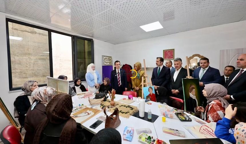 Vali Karakaya Güroymak’ta ADEM’i Ziyaret Etti, Esnaf ve Vatandaşlarla Buluştu