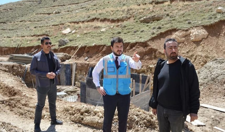 Adilcevaz’da Gölet Projesi Kapsamında Altyapı Çalışmaları Sürüyor