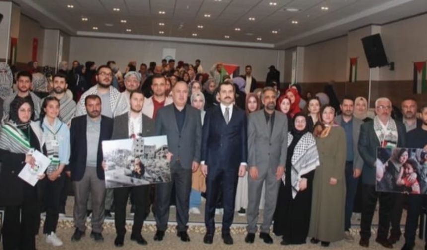 BİTLİS EREN ÜNİVERSİTESİ ÖĞRENCİLERİNDEN GAZZE TEPKİSİ: “YAŞANANLAR İNSANLIK MÜCADELESİNE DARBE”